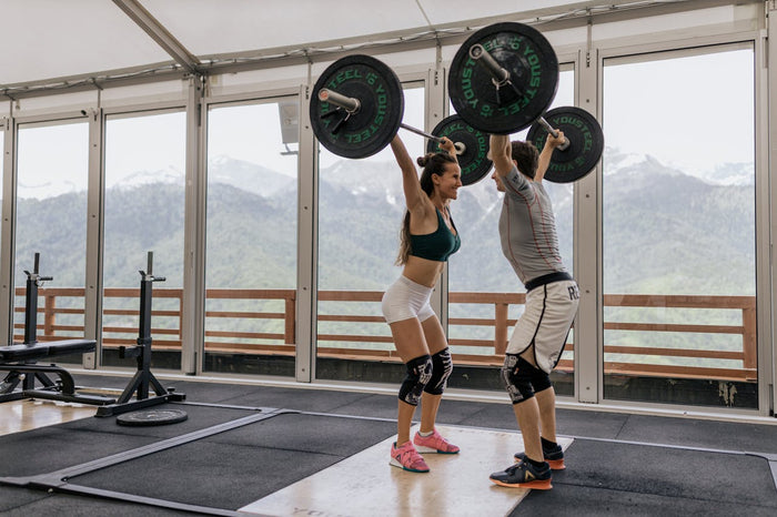 Când iei suplimente sportive: Înainte sau după sală?